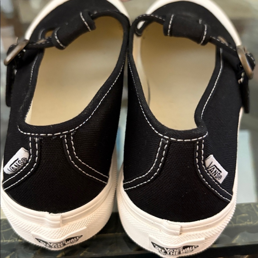 Vans 8 Mary Jane style 93 in black canvas with white rubber outsole / bukle NWT - Picture 3 of 4